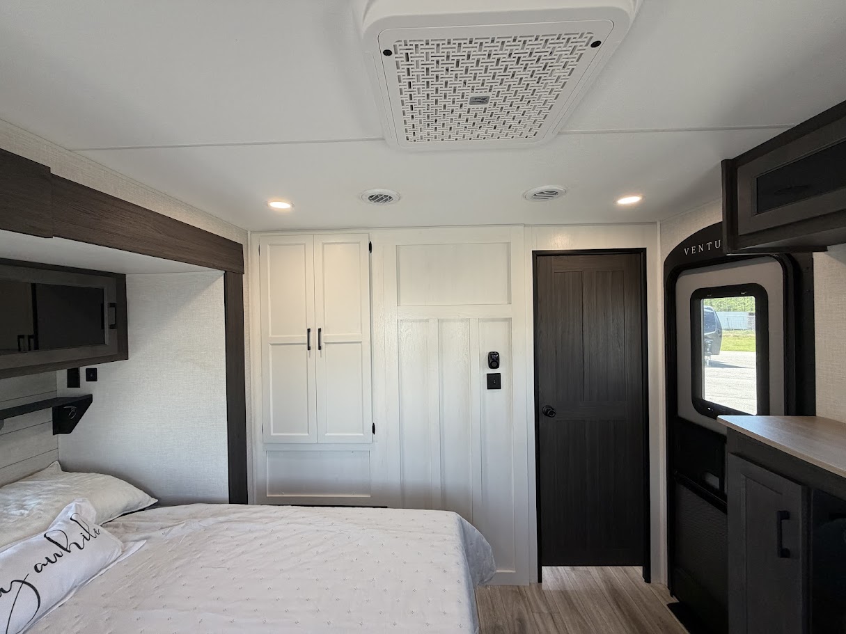 2026 VENTURE RV SPORTTREK 333VFK - Image 58