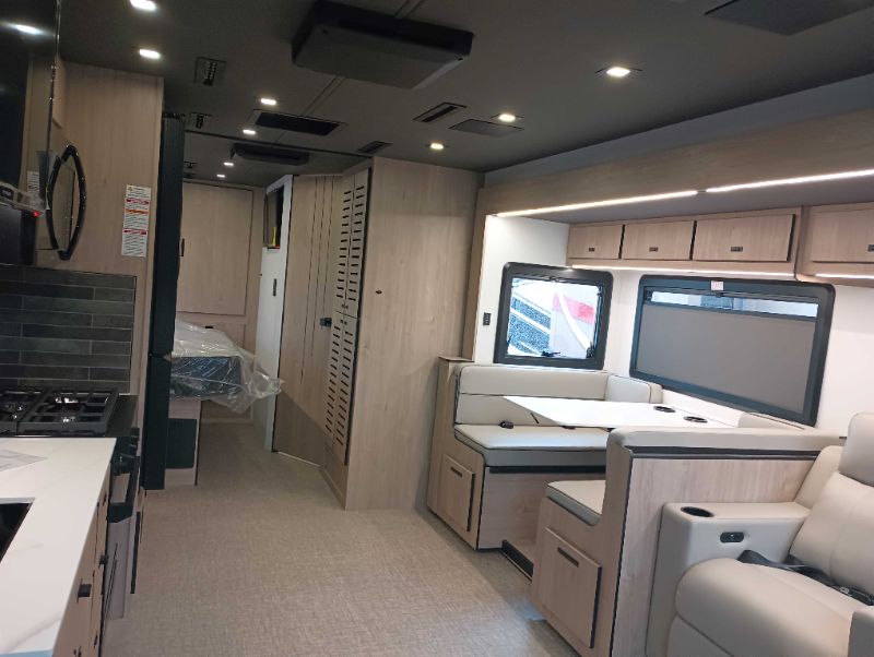 2026 Grand Design Lineage Series F 31ZW - Image 10
