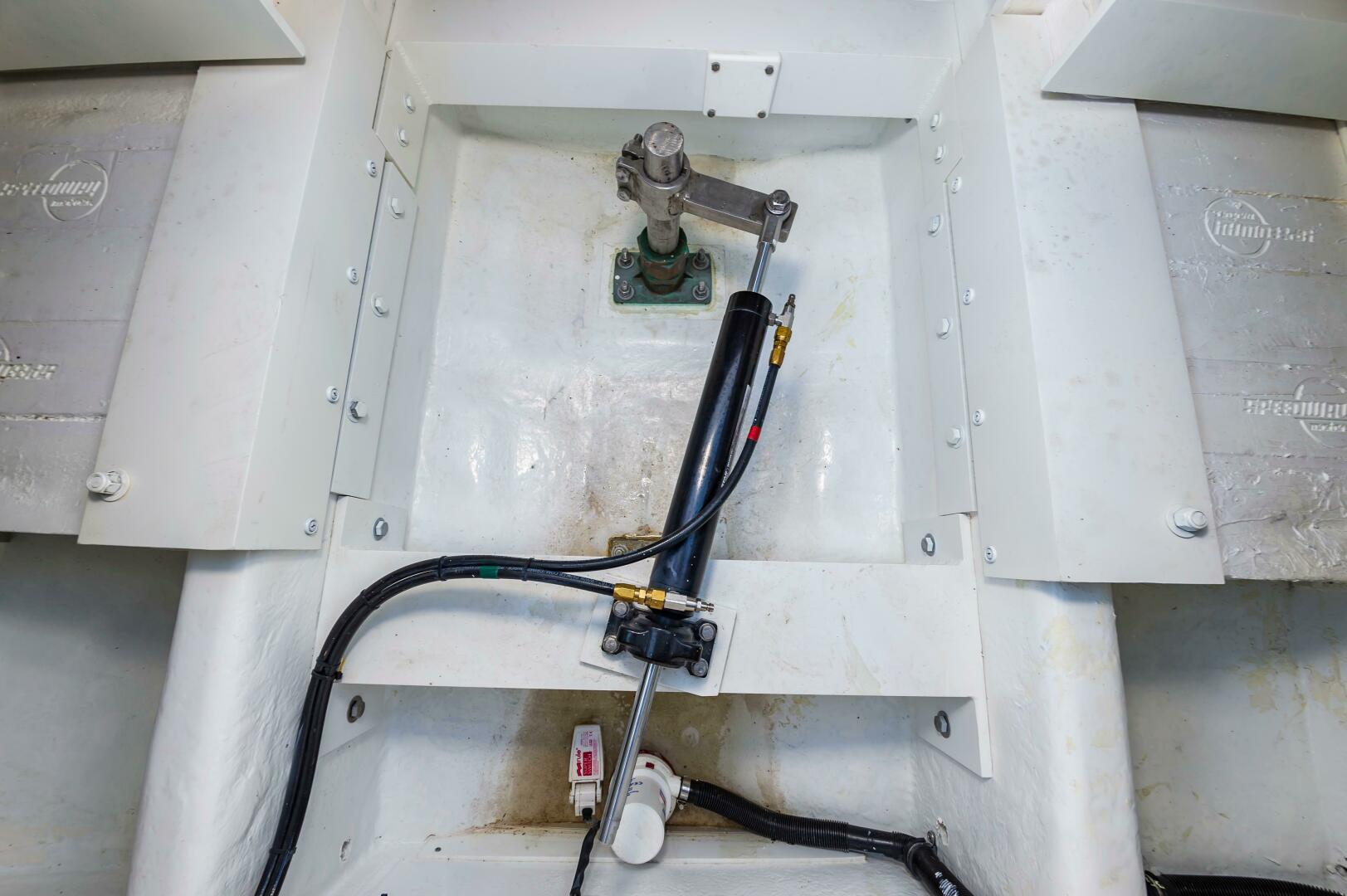 2024 Custom Chesapeake Bay Built Custom 33' - Image 30