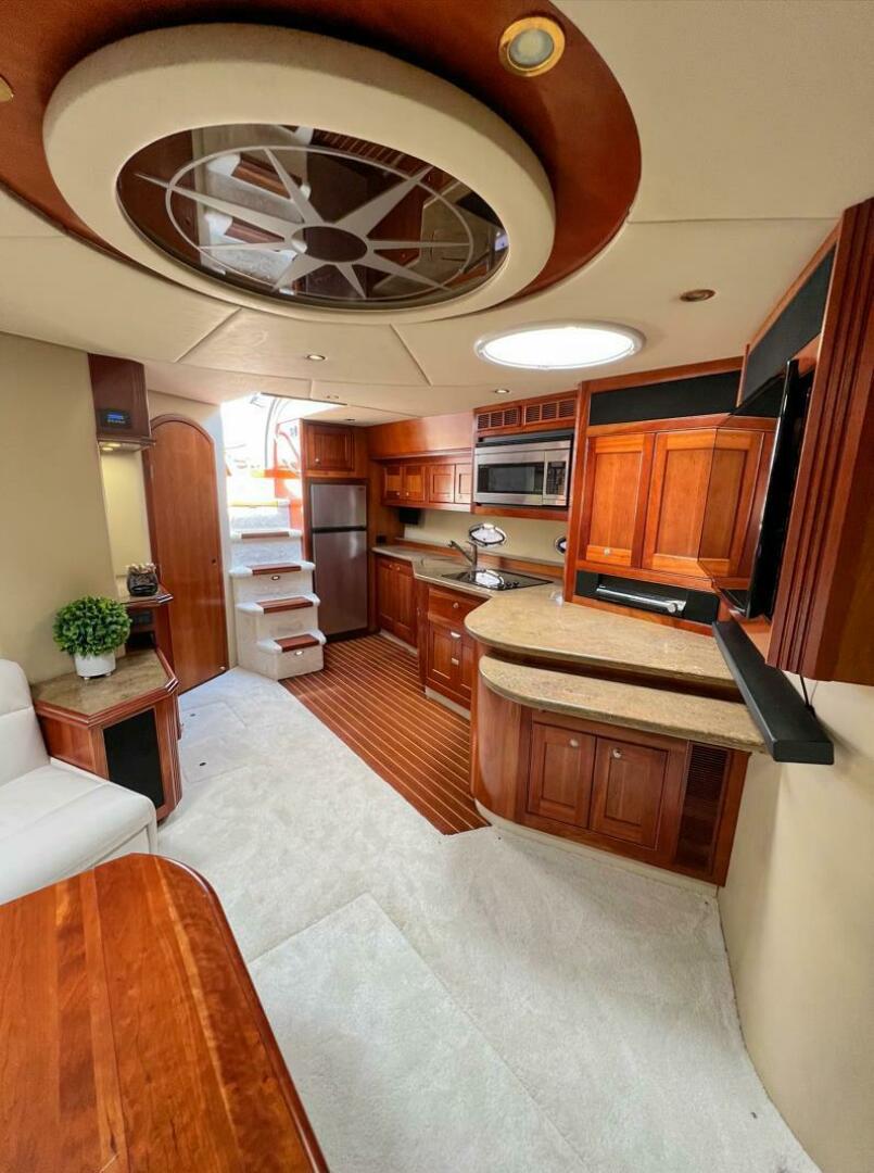 2011 Cruisers Yachts 560 Express - Image 7