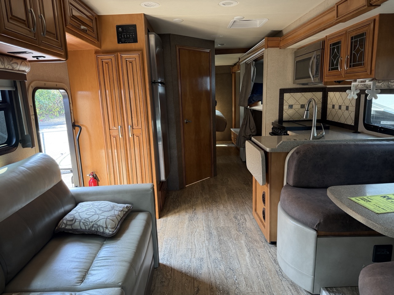 2017 Thor Motor Coach Four Winds Super C 35SB - Image 7