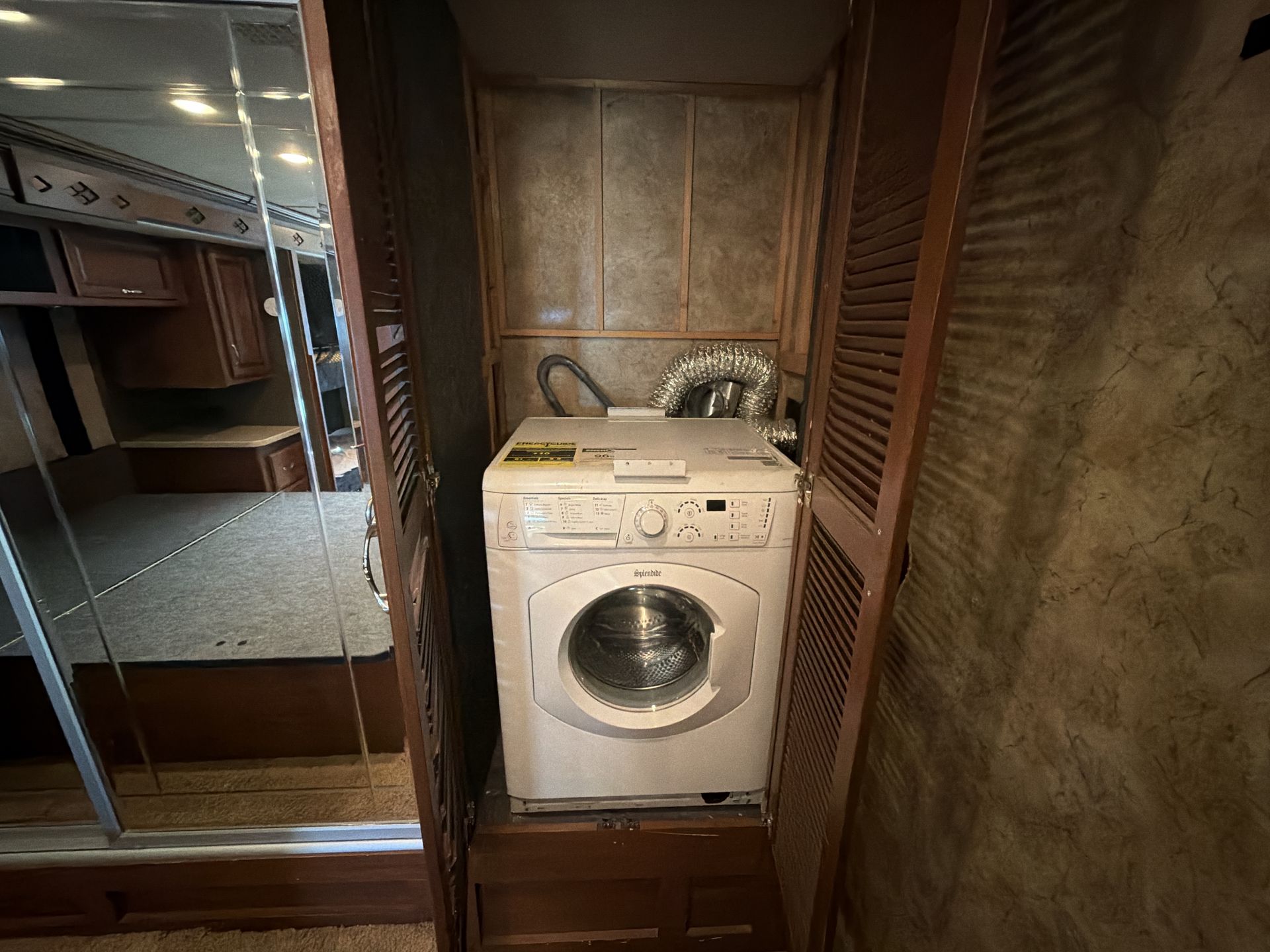 2013 Fleetwood Expedition 38B - Image 32