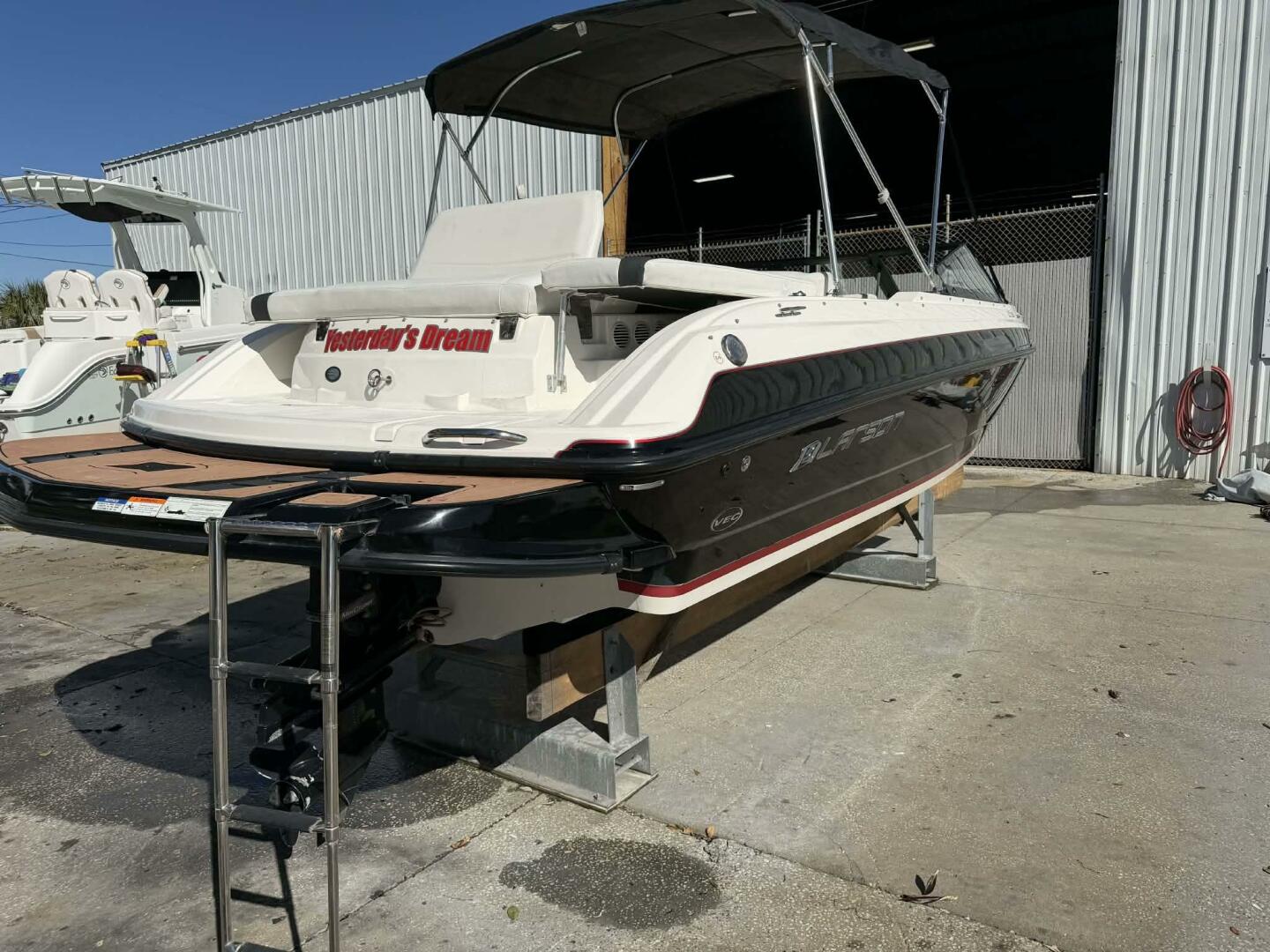 2015 Larson LX 225S IO - Image 25