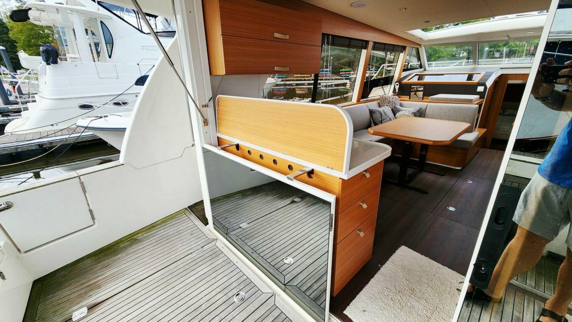 2022 Greenline 40 Hybrid - Image 17