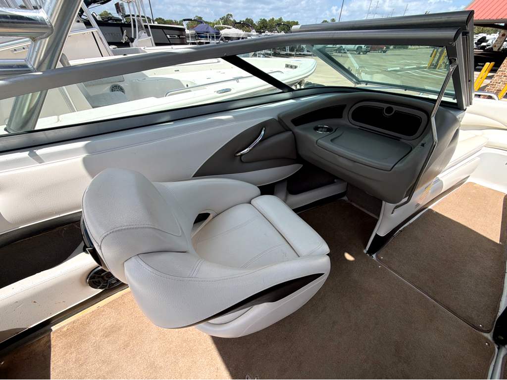 2011 CROWNLINE 21SS - Image 15