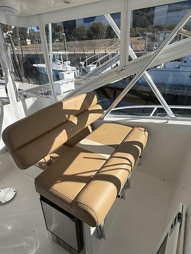 2011 Luhrs 37 IPS Canyon Series - Image 14