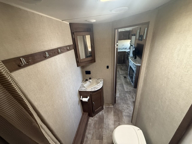 2018 Gulf Stream Innsbruck 276BHS - Image 12