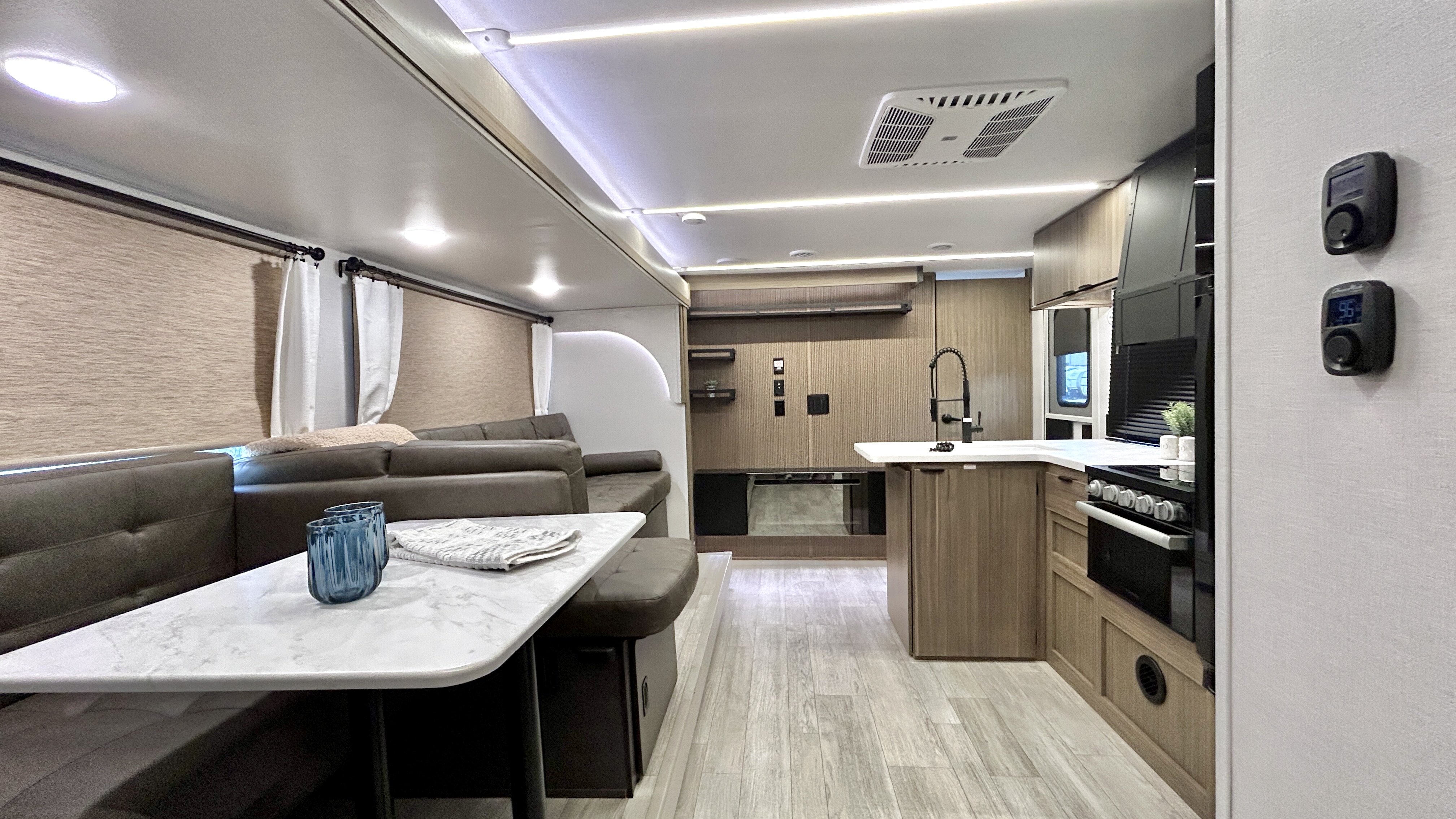 2025 Forest River Cruise-Lite Series 28VBXL - Image 11