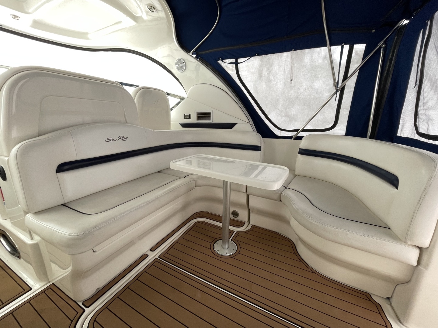 2010 Sea Ray 390 Sundancer - Image 4