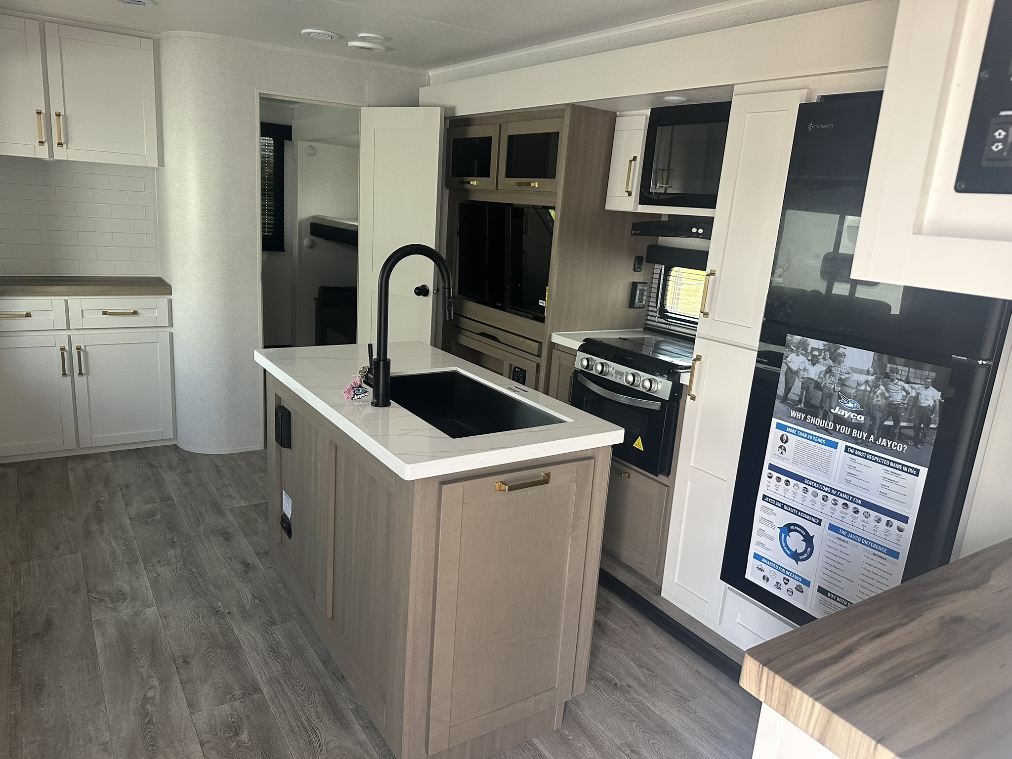 2027 JAYCO EAGLE 312BHOK - Image 11