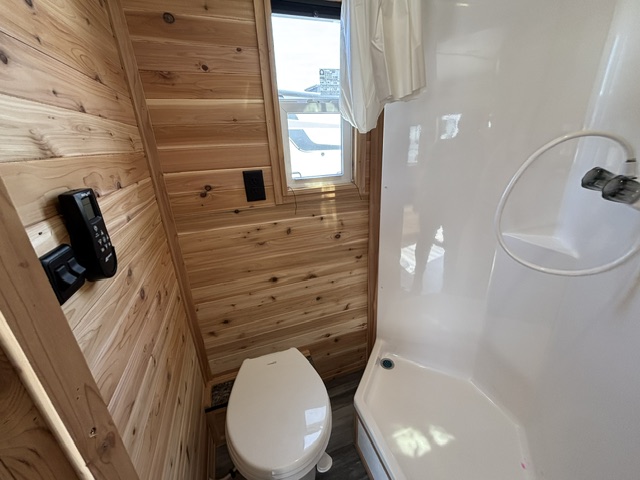 2027 ICE CASTLE RV EXTREME III 8X21 - Image 27