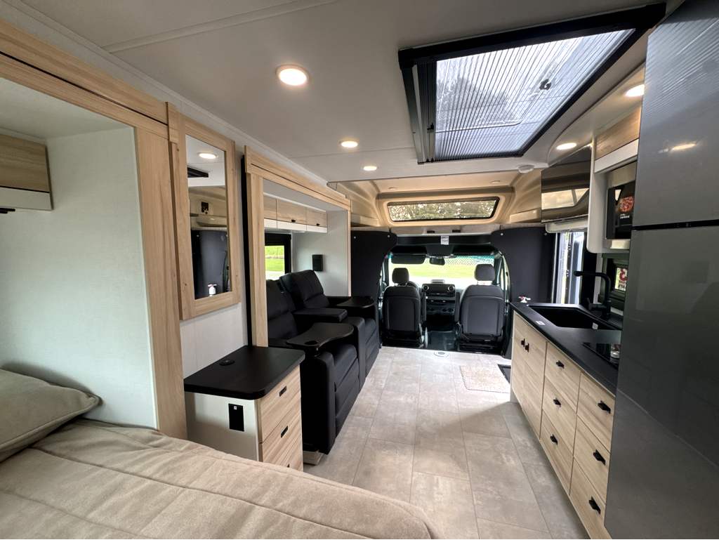 2027 JAYCO MELBOURNE PRESTIGE 25LP - Image 11