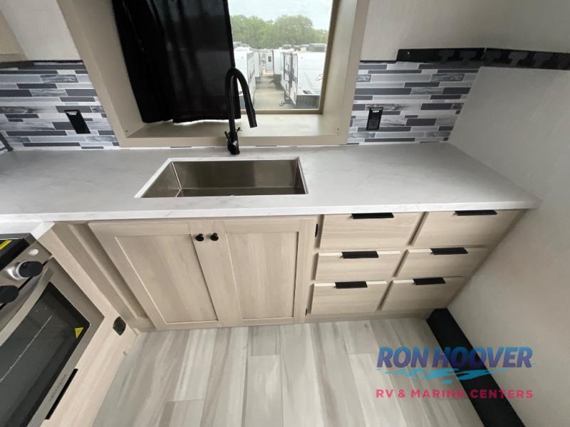2026 FOREST RIVER 37GALLEY - Image 8
