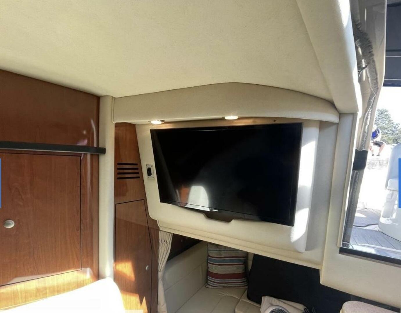 2007 Sea Ray 320 Sundancer - Image 13