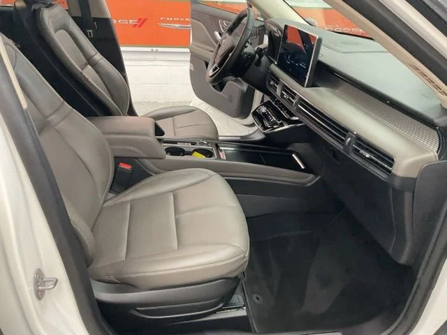 2023 Lincoln Corsair Utility 4D AWD - Image 25