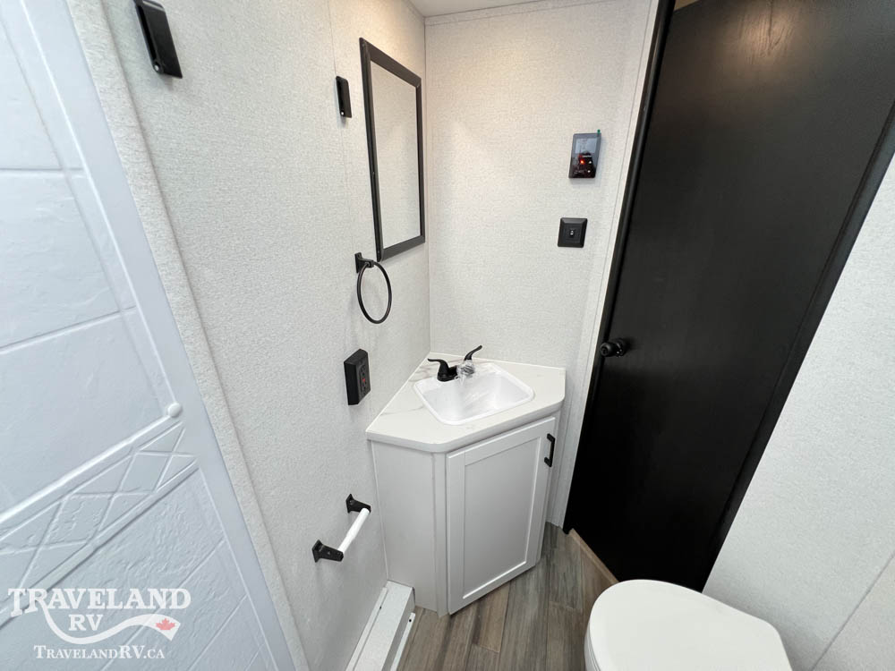 2027 Highland Ridge Colt 18MBS - Image 25