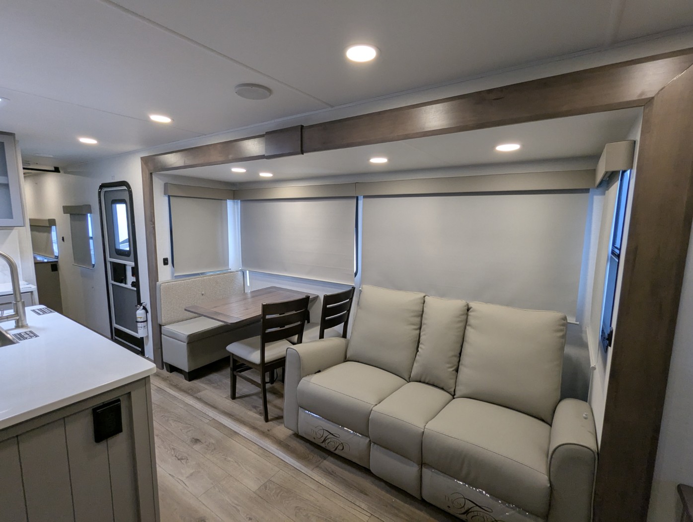 2026 Alliance RV Avenue 332RL - Image 24