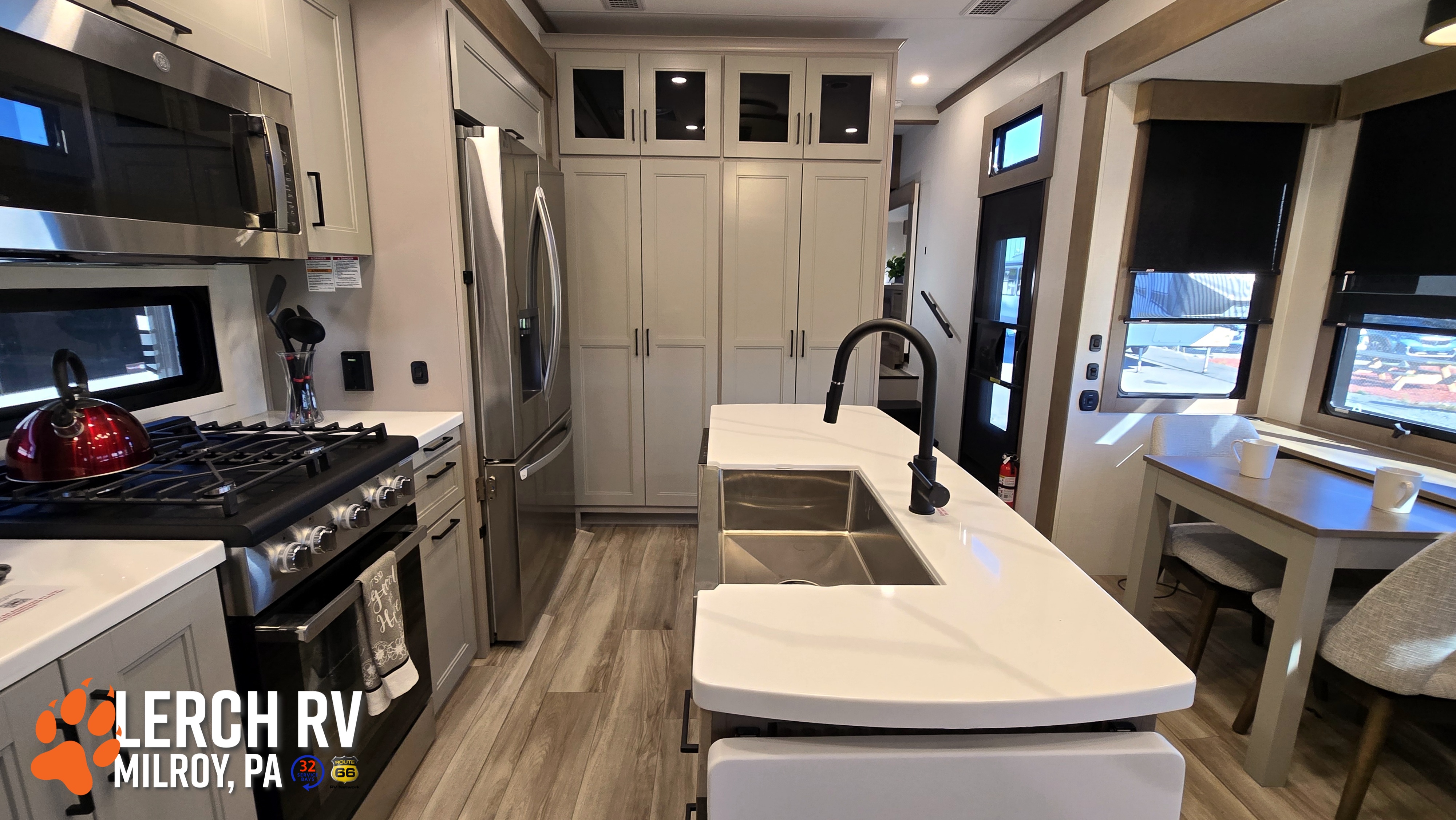 2027 KZ RV Durango Gold G366FBQ - Image 30