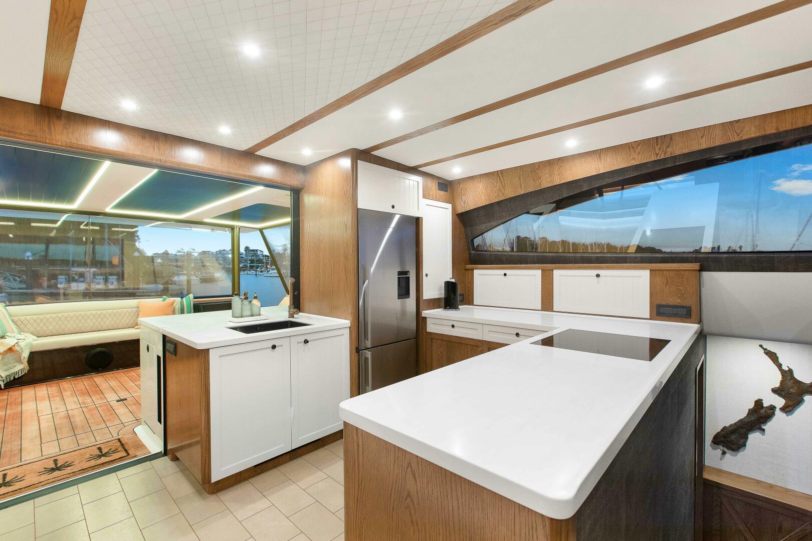 2021 Valder Yachts Power Cat - Image 9