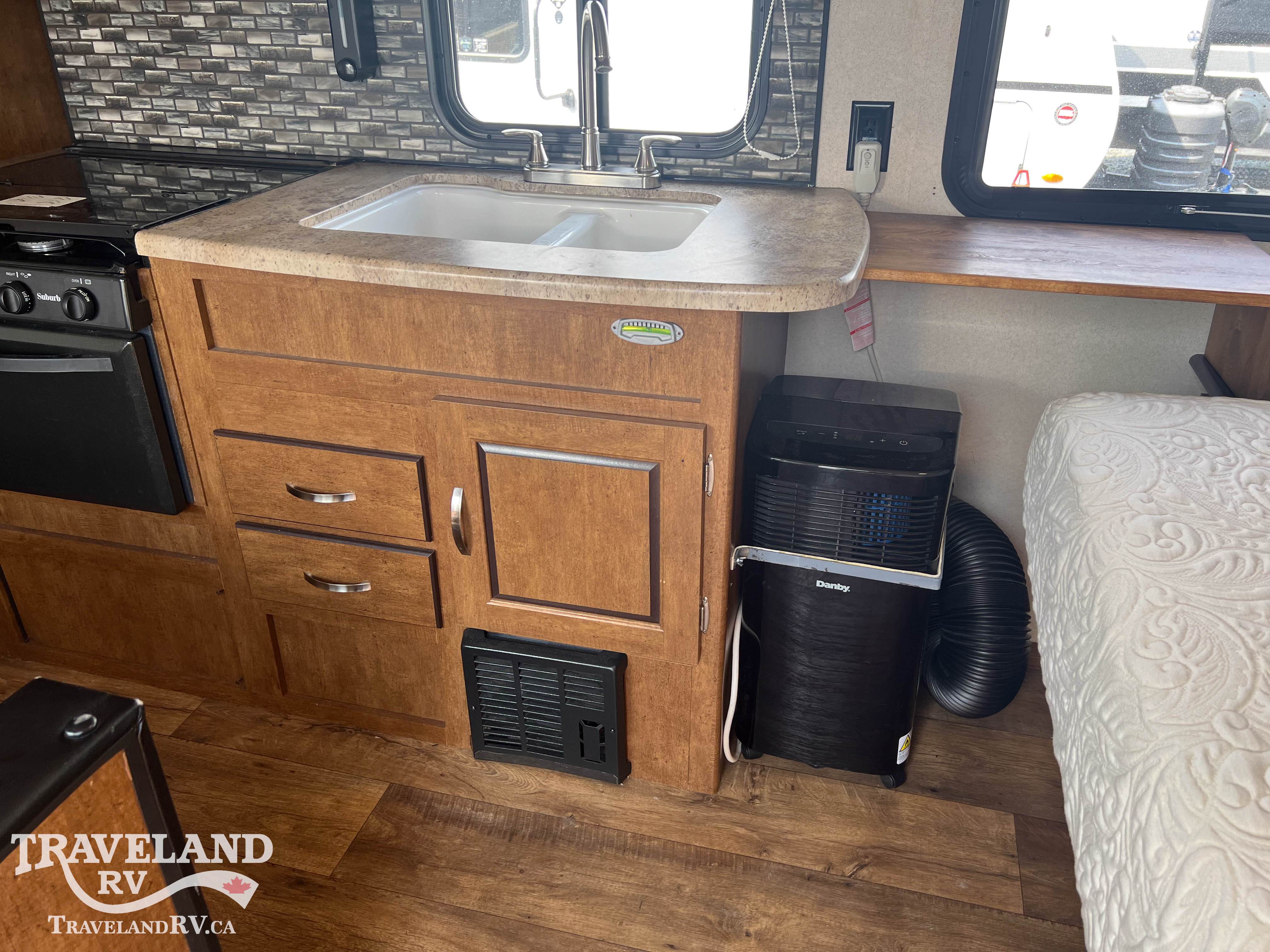 2018 Forest River Wildwood X-Lite 171RBXL - Image 9