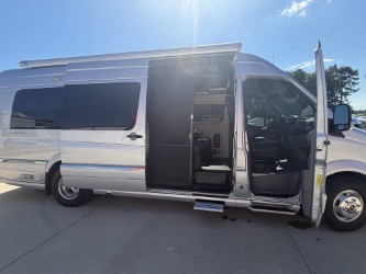 2016 AIRSTREAM INTERSTATE EXT LOUNGE - Image 12