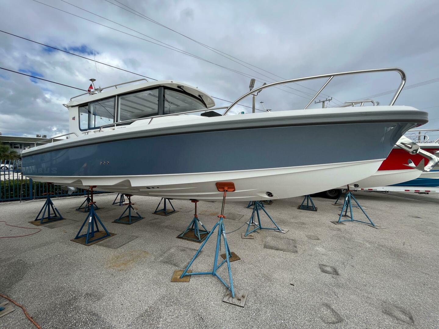 2001 Cruisers Yachts 3470 - Image 1