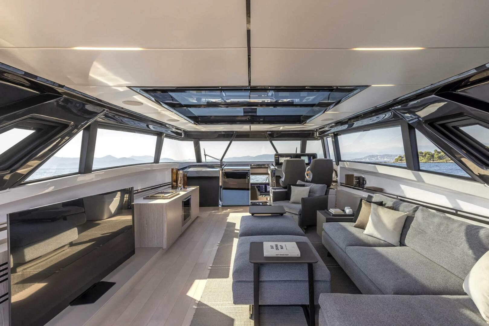 2022 Ferretti Yachts Skydeck - Image 6