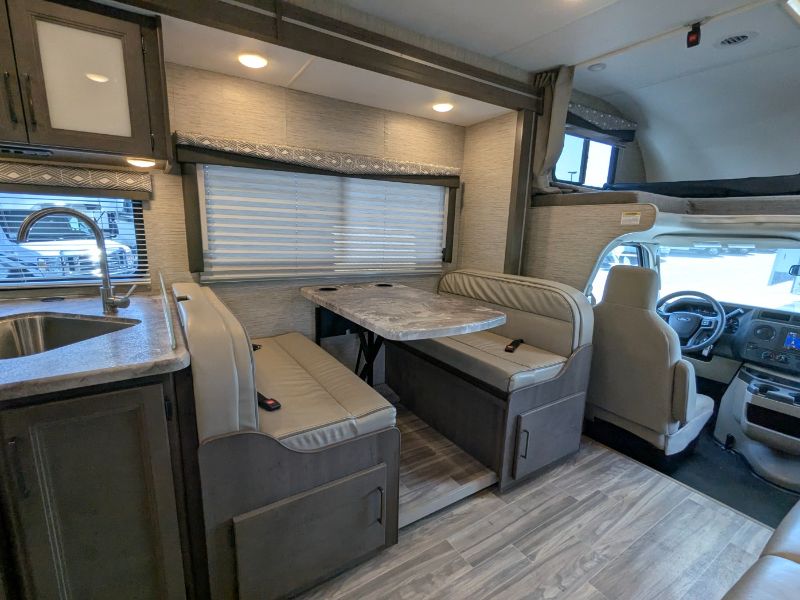2024 Thor Motor Coach Four Winds 28Z - Image 12