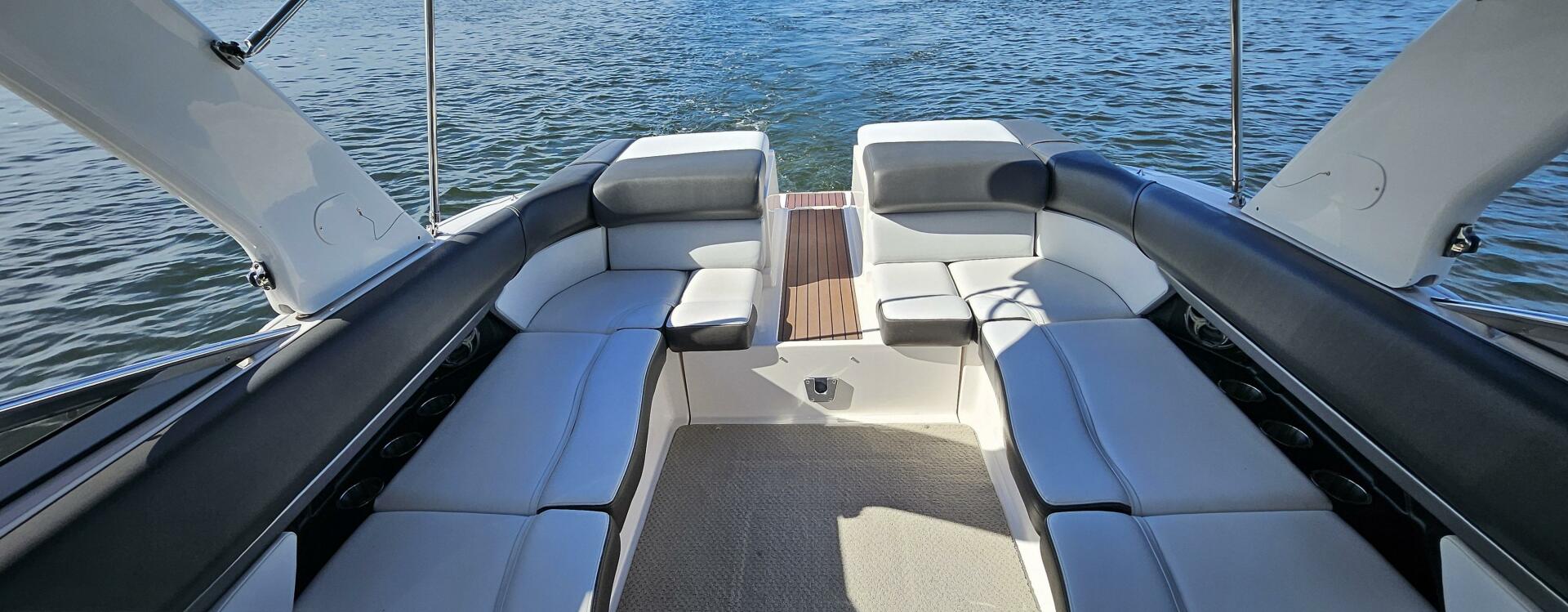 2010 Regal 2700 - Image 8