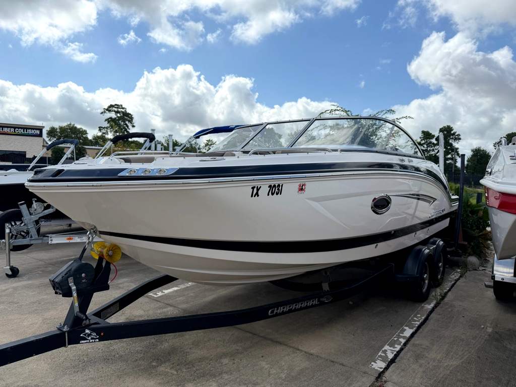 2019 CHAPARRAL 2019 SUNCOAST 230 - Image 1