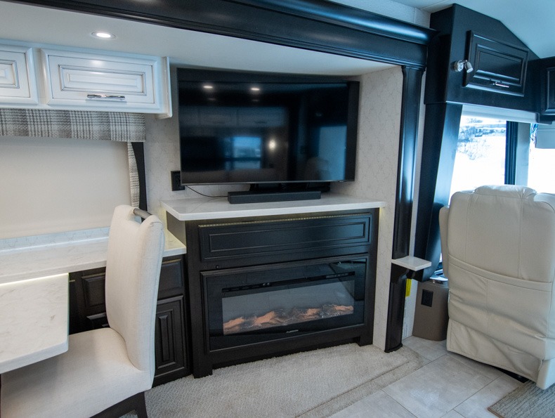 2022 Entegra Coach Anthem 44Z - Image 14