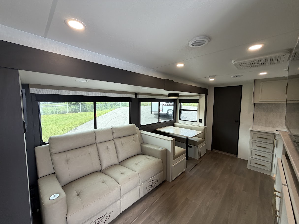 2027 VENTURE RV STRATUS 261VRB - Image 13