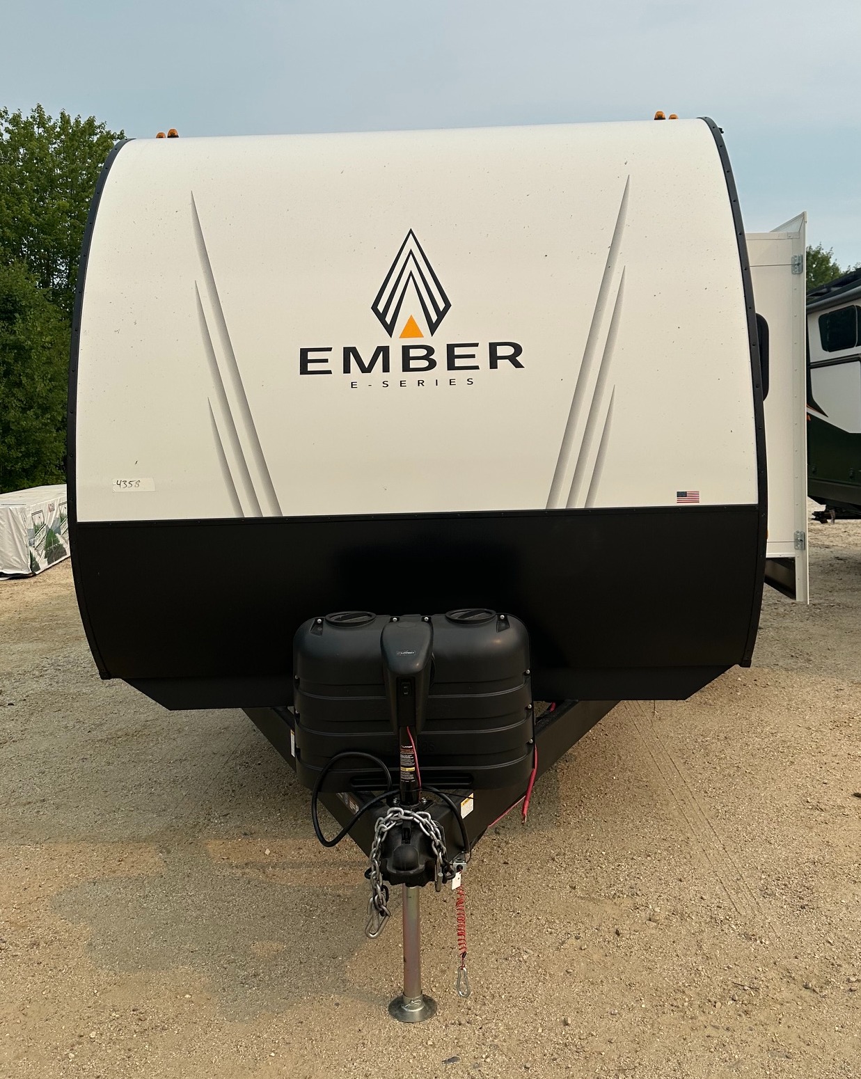 2027 Ember RV E-Series 22ETS - Image 3