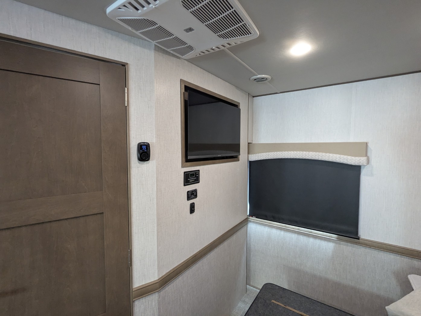 2026 Fleetwood Flair 28A - Image 25