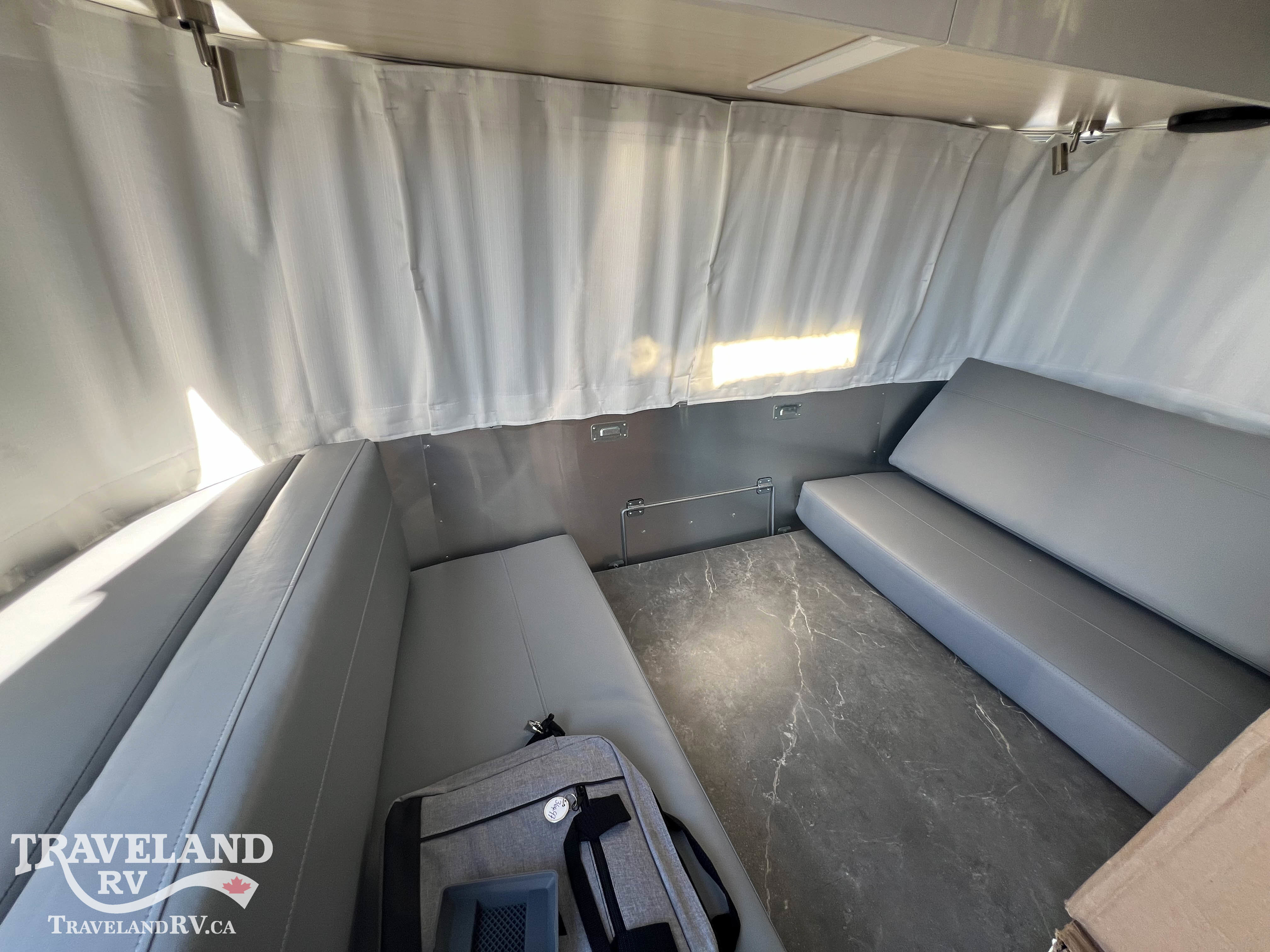 2026 Airstream Flying Cloud 25FB - Image 7