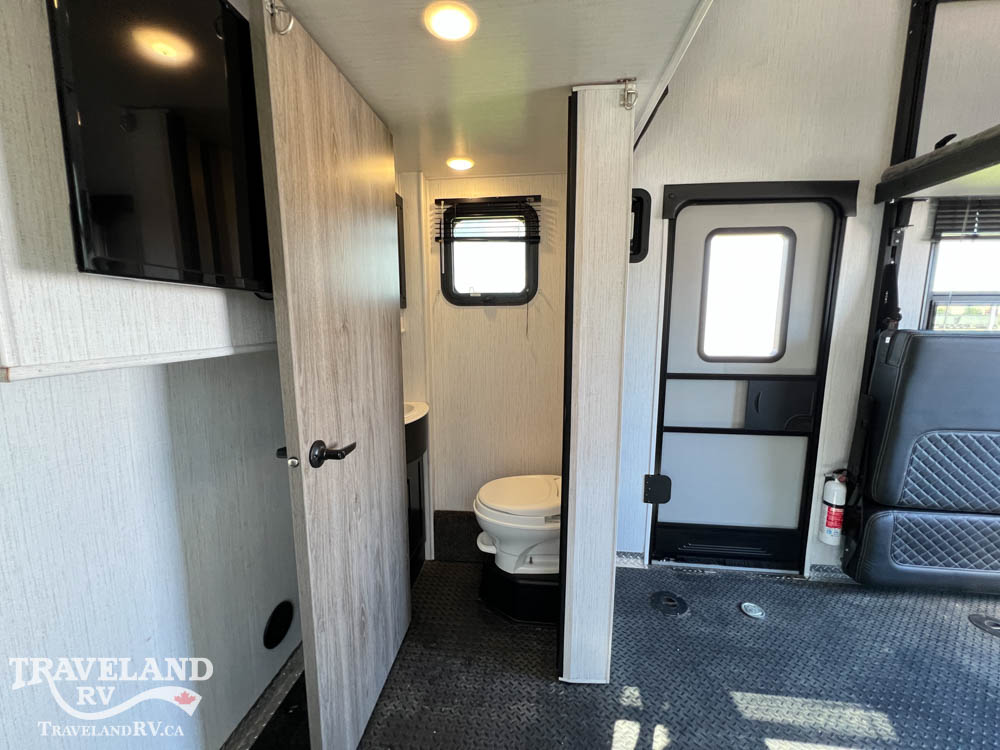 2022 HEARTLAND ROAD WARRIOR 414RW - Image 37