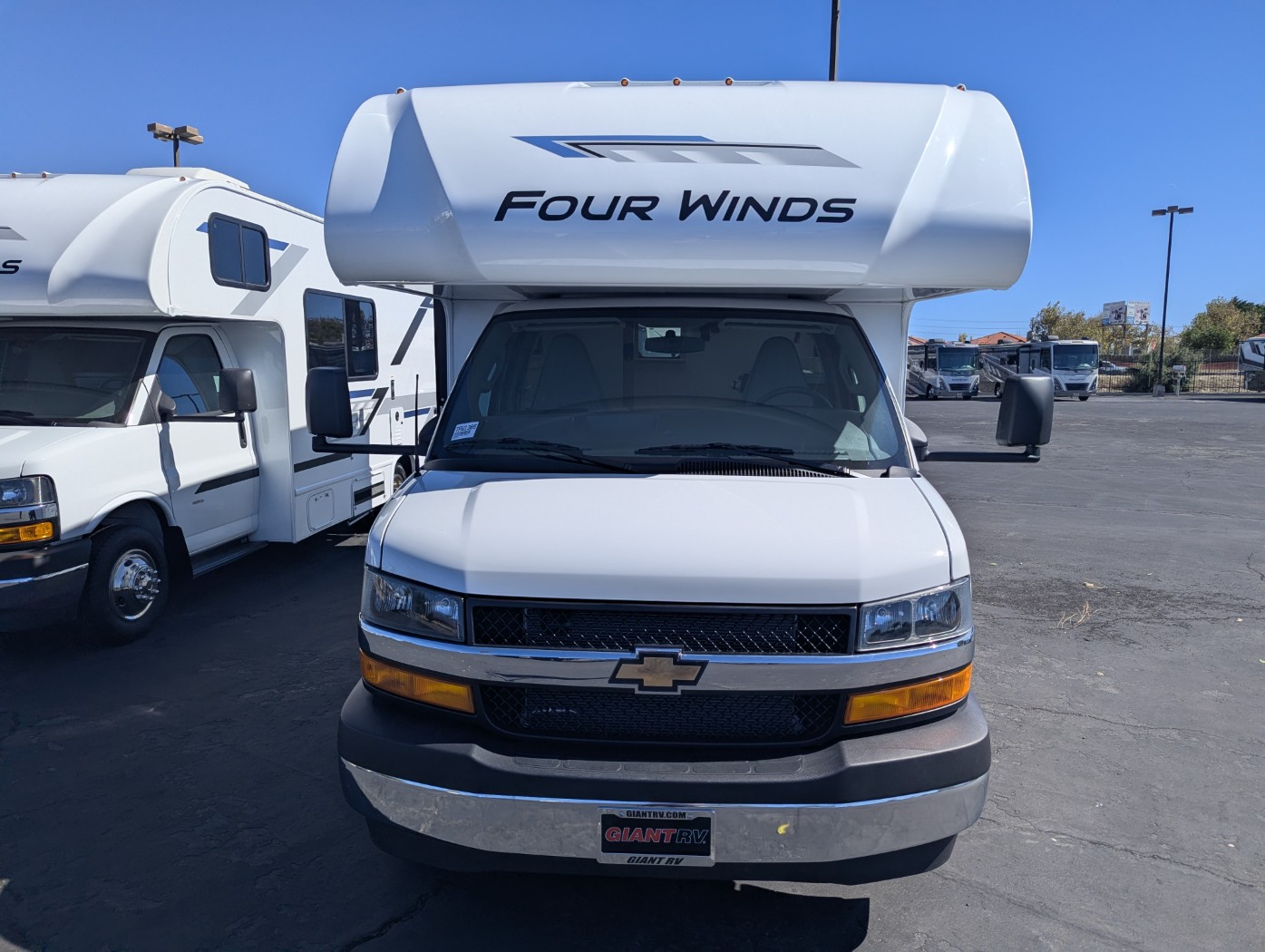 2027 Thor Motor Coach Four Winds 19X - Image 3