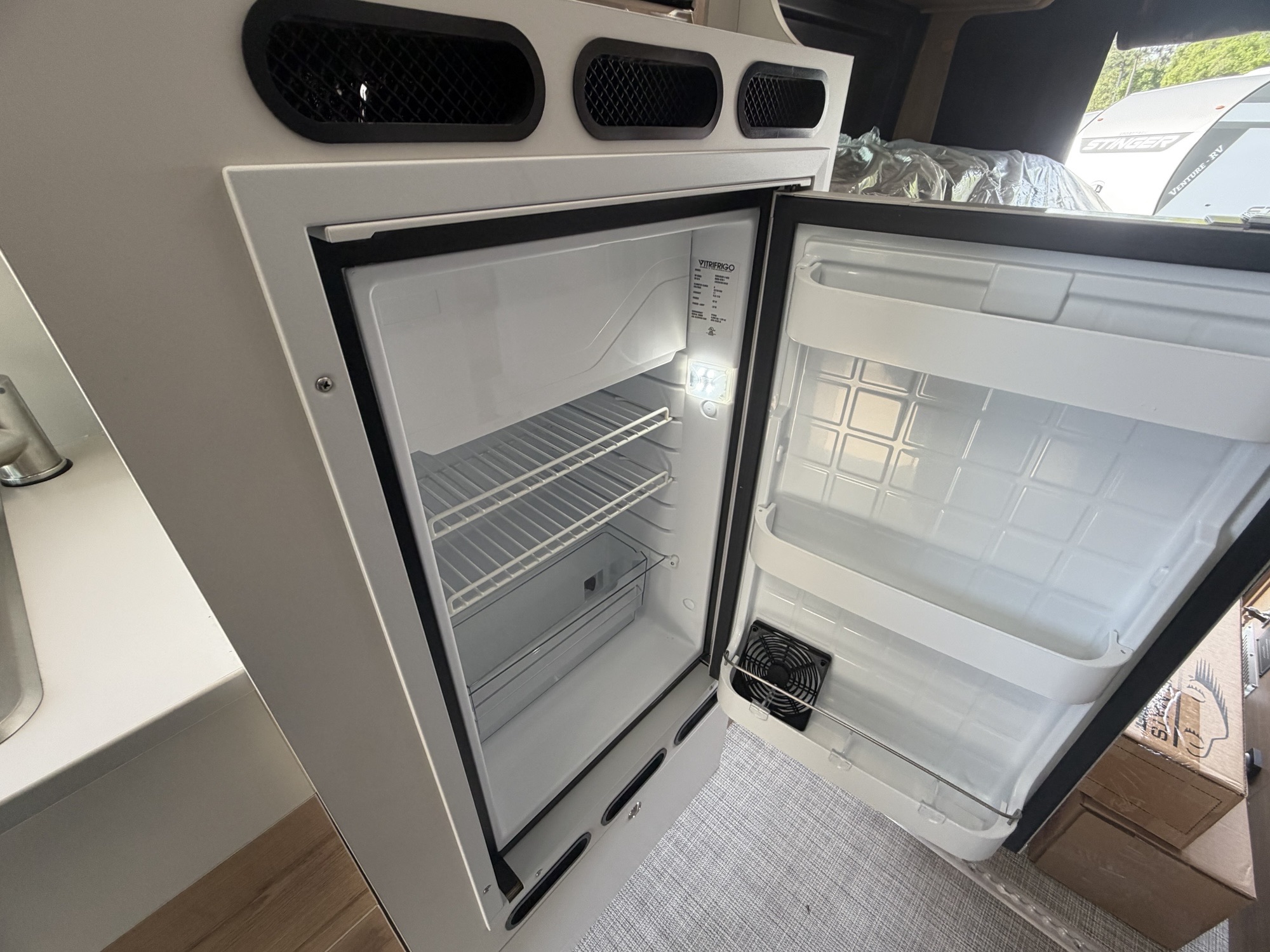 2026 AIRSTREAM RANGELINE POPTOP - Image 19