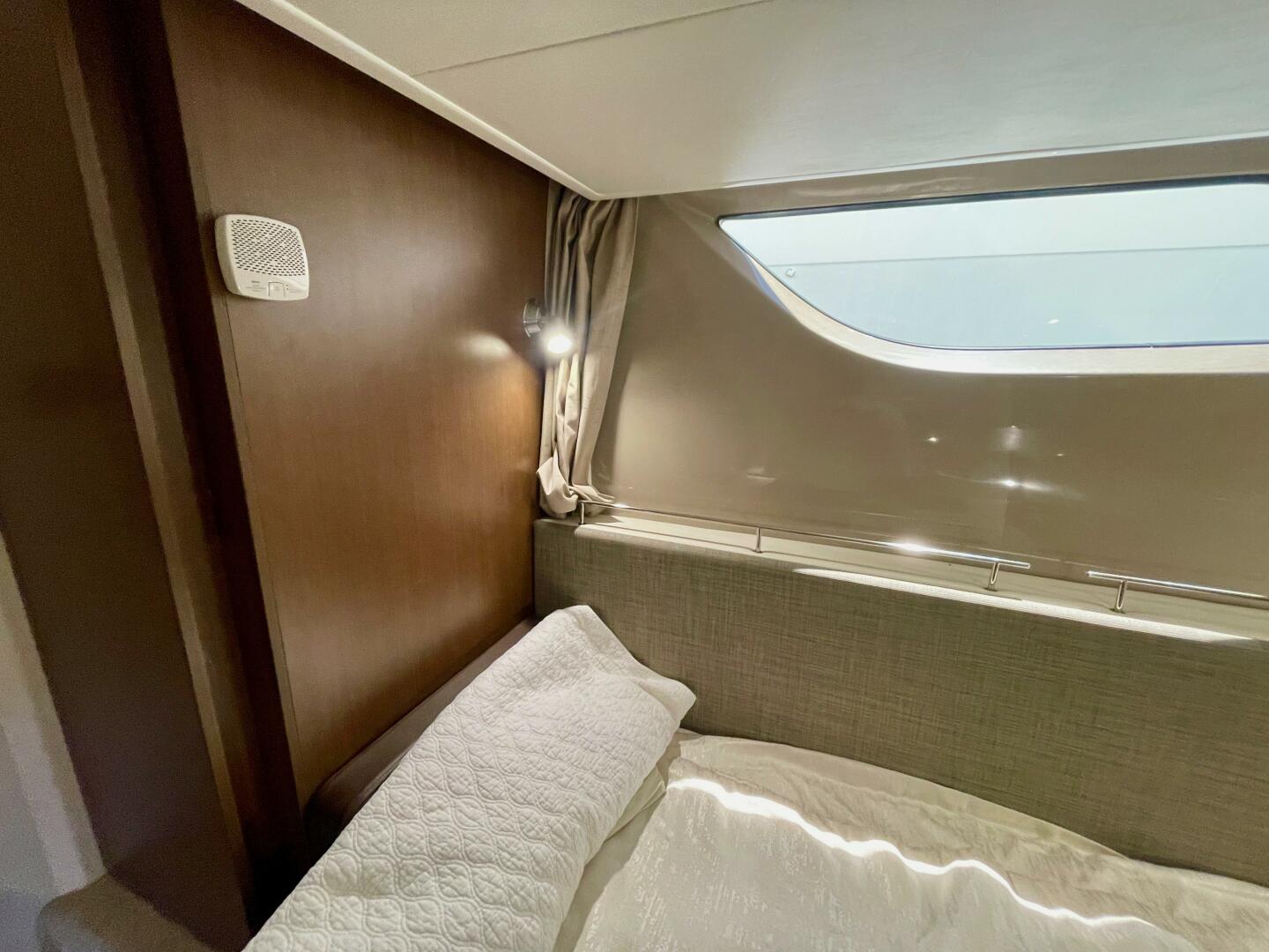 2017 Sea Ray 400 Sundancer - Image 61