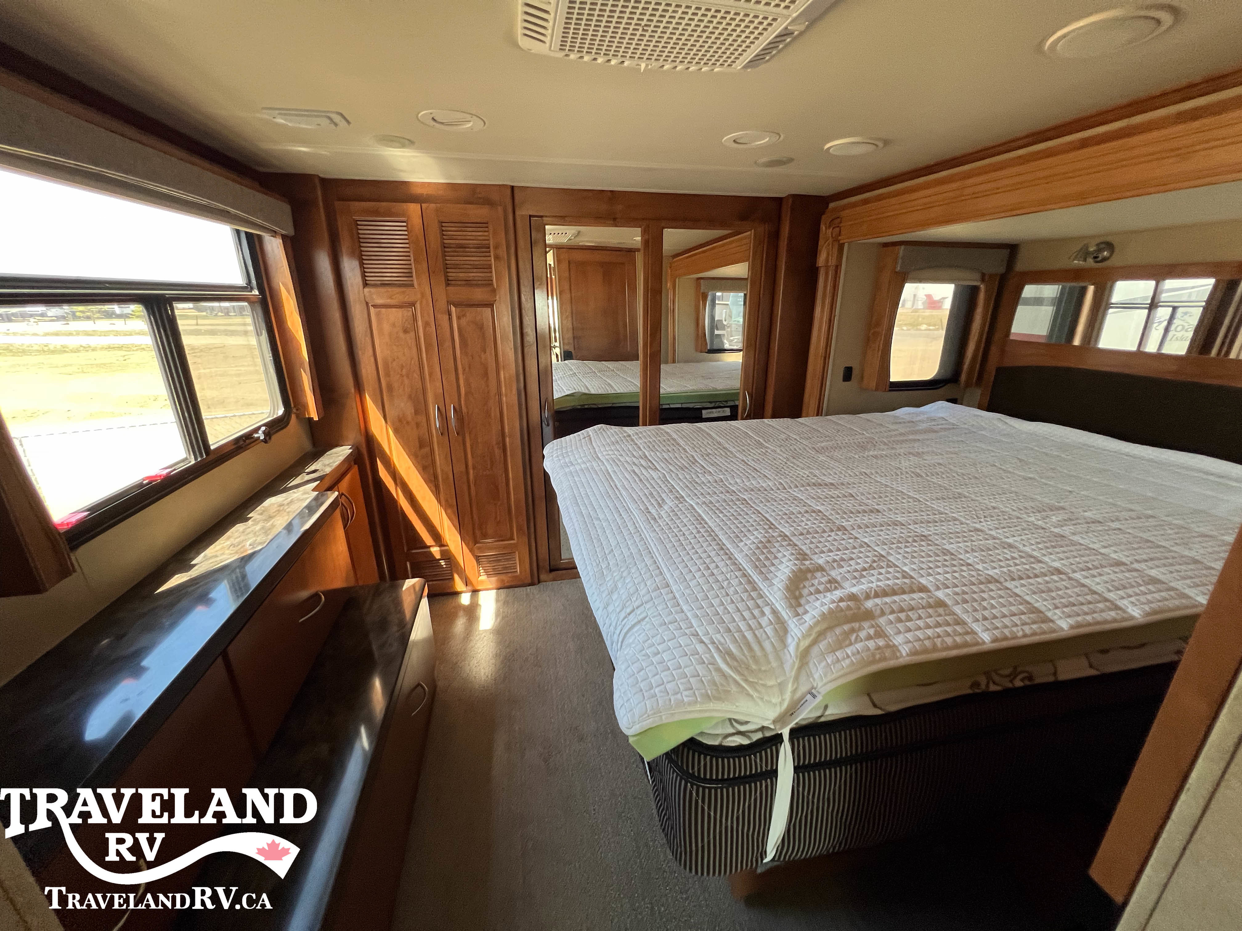 2012 Monaco RV Vesta 35PBD - Image 23