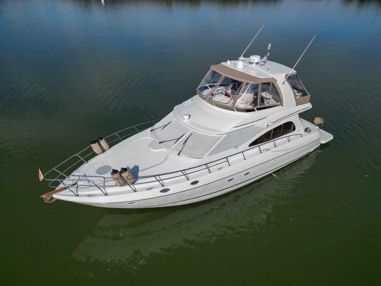 2002 Cruisers Yachts 5000 Sedan Sport - Image 9