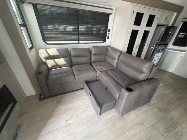 2027 JAYCO JAY FLIGHT BUNGALOW 404LOFT - Image 12