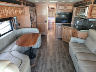 2018 TIFFIN ALLEGRO BREEZE 33 BR - Image 1