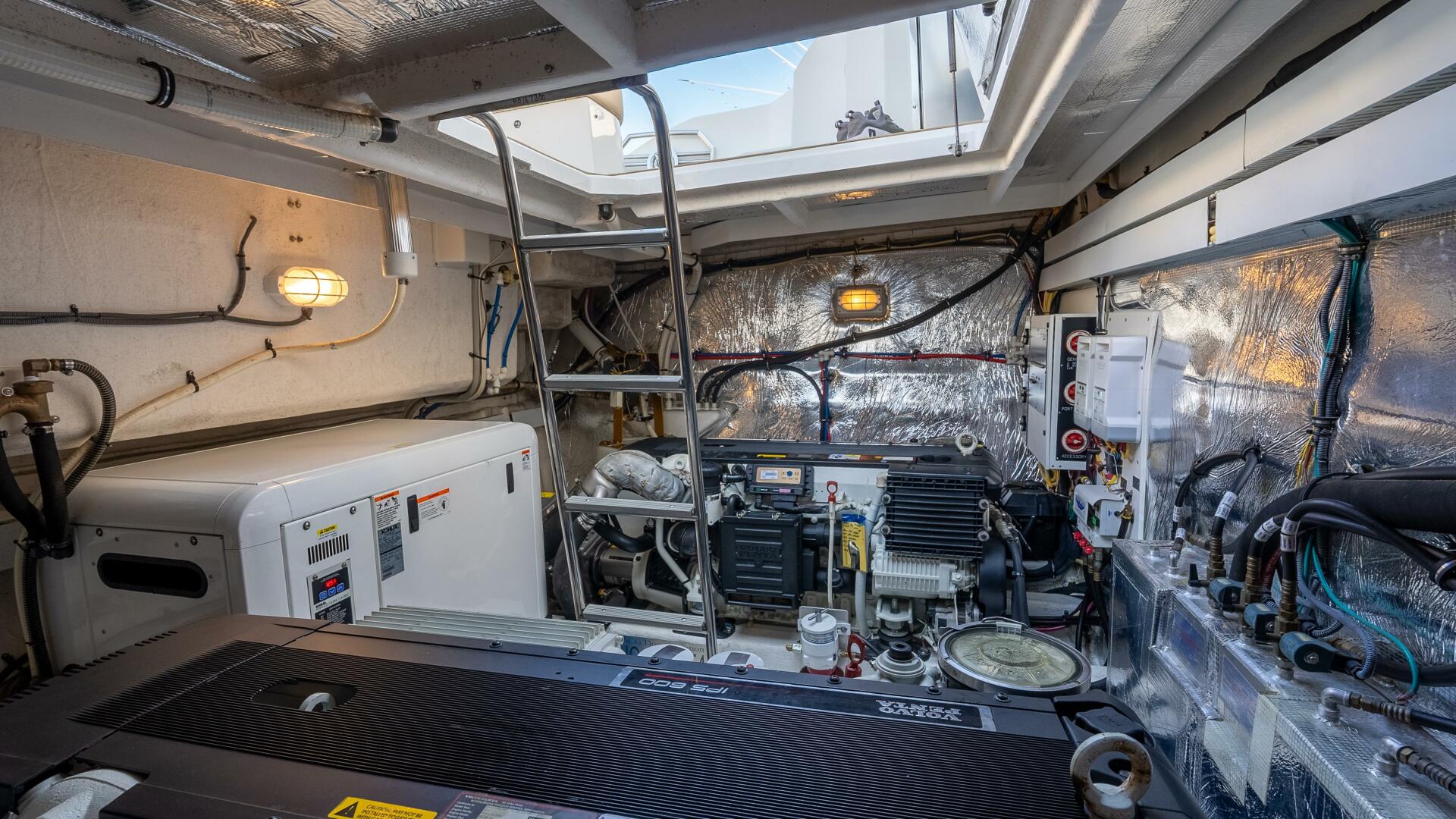 2013 CRUISERS 48 Cantius Base - Image 42