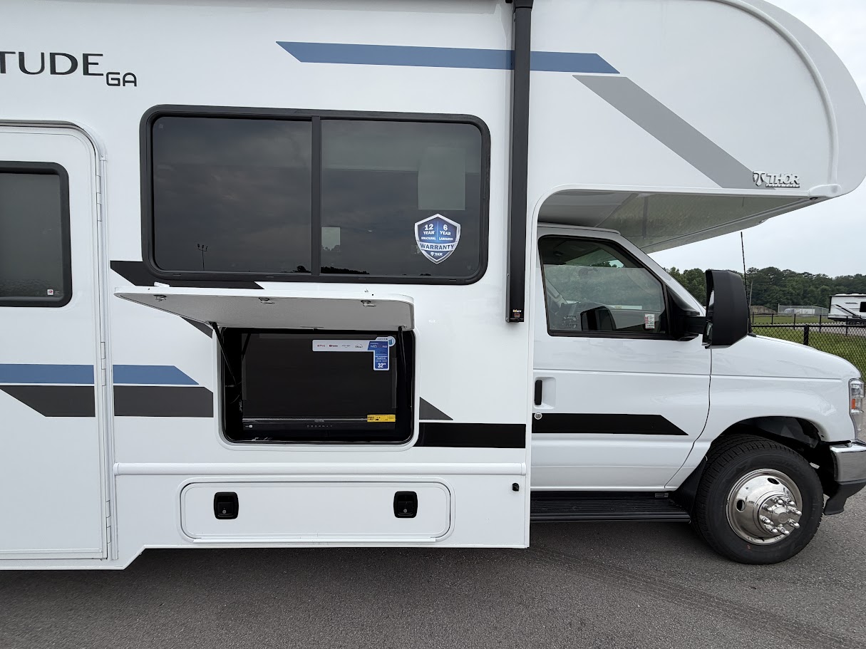 2027 THOR MOTOR COACH MAGNITUDE GA31 - Image 6