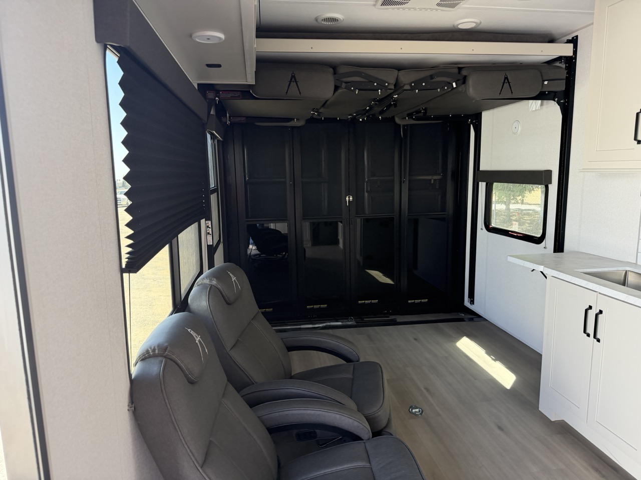 2026 Grand Design Momentum G-Class 23G - Image 5