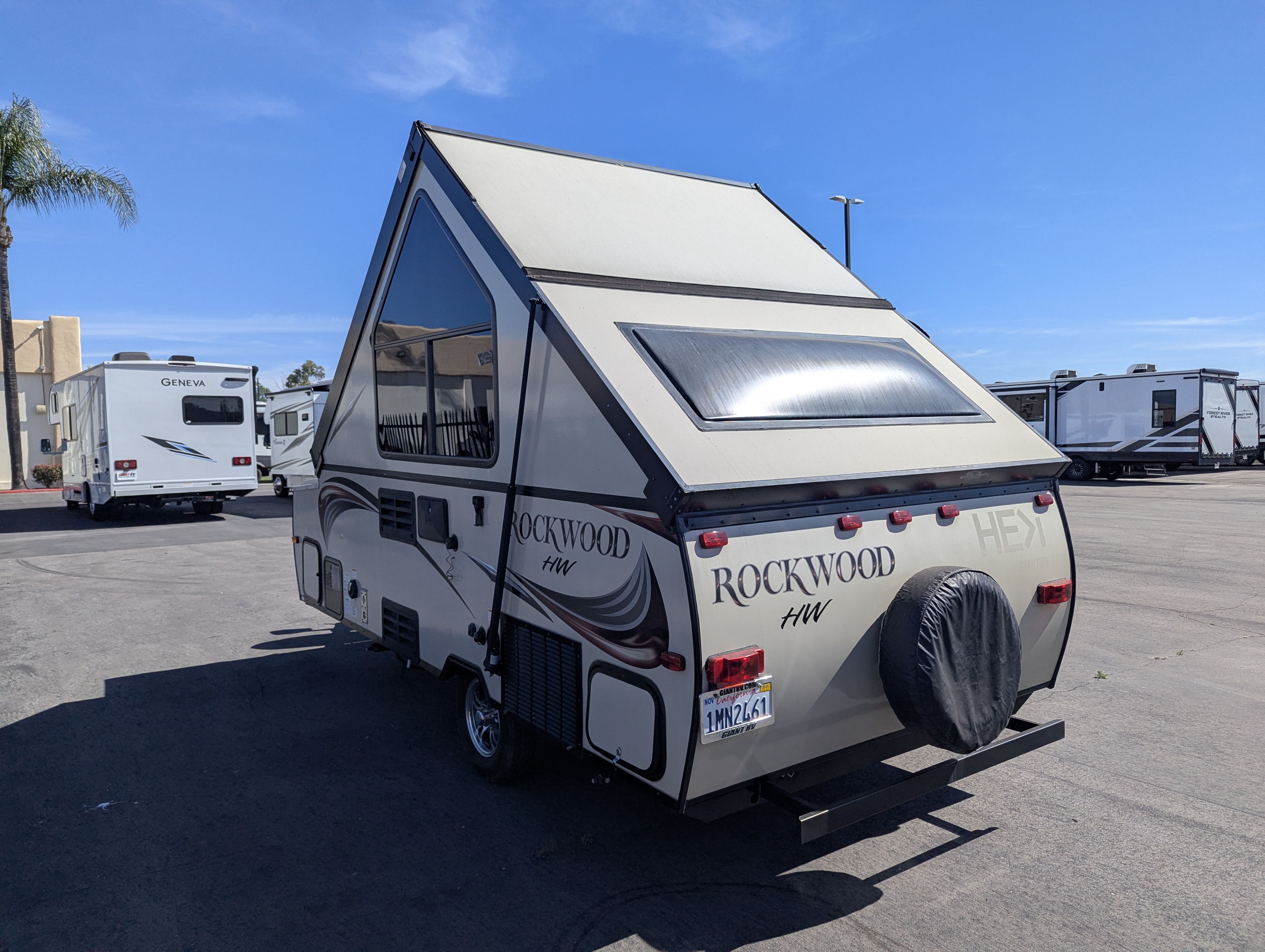 2016 Forest River Rockwood Hard Side A192HW - Image 4