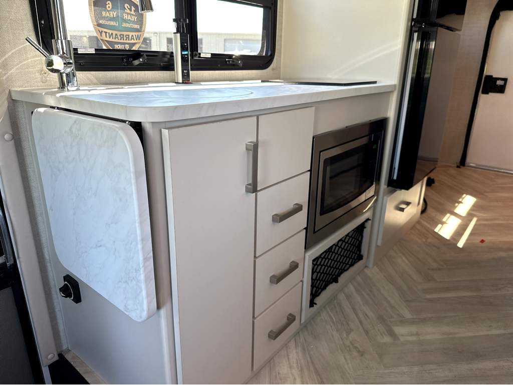 2026 THOR MOTOR COACH COMPASS 22MT - Image 10