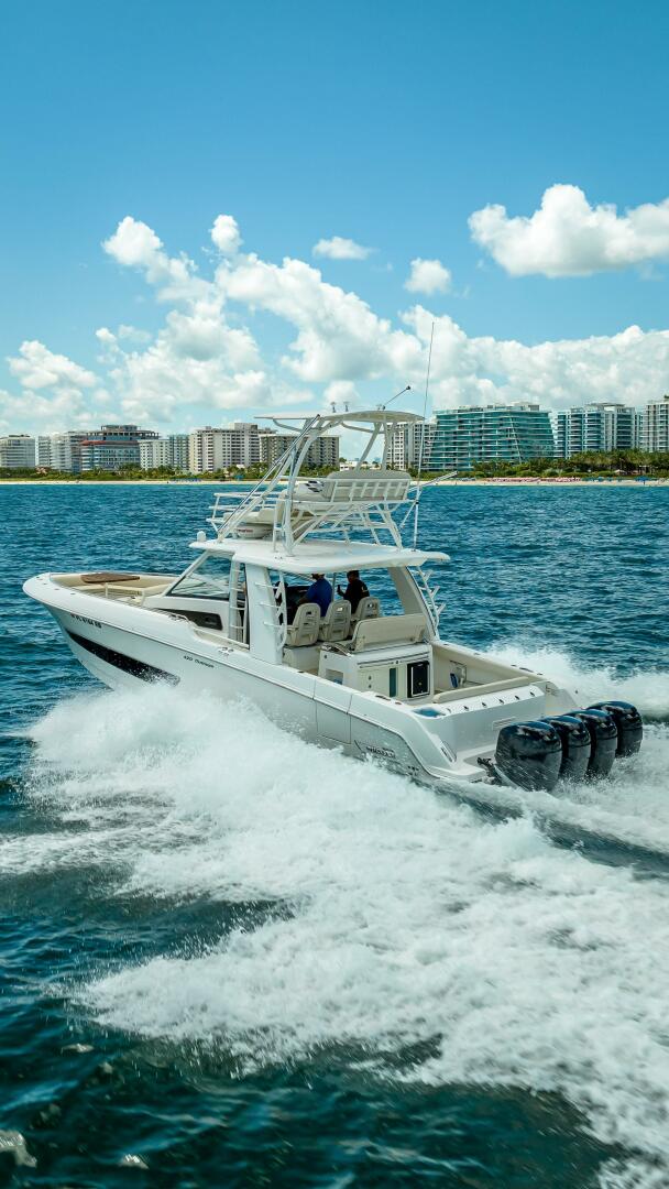 2016 Boston Whaler - Image 45