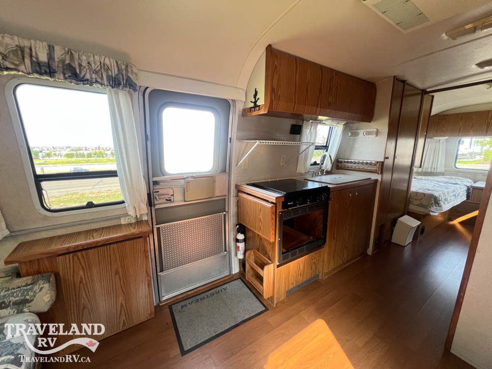 2001 AIRSTREAM SAFARI 25RBT - Image 16